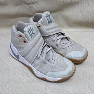 Nike women's JBY basketball shoes size 7.5, lace up and Velcro